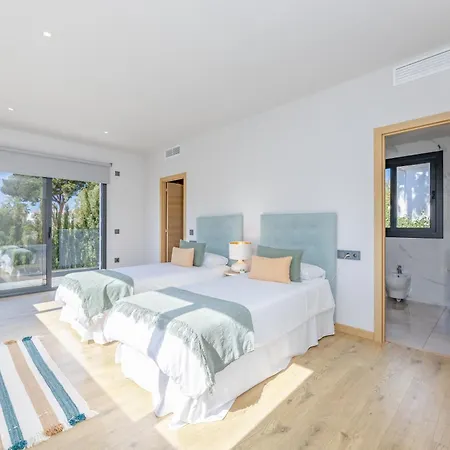 Alegria By Kura Homes ヴィラ マルベーリャ