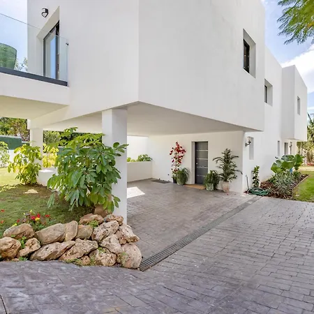 ヴィラ Alegria By Kura Homes マルベーリャ