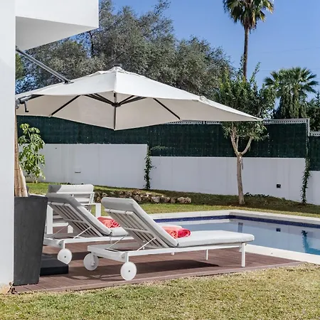 Alegria By Kura Homes ヴィラ マルベーリャ