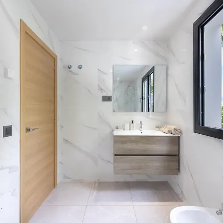 Alegria By Kura Homes Вілла Марбелья